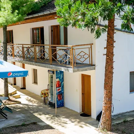 за гости - аербул и приятели Tatil Evi Gabrovtsi